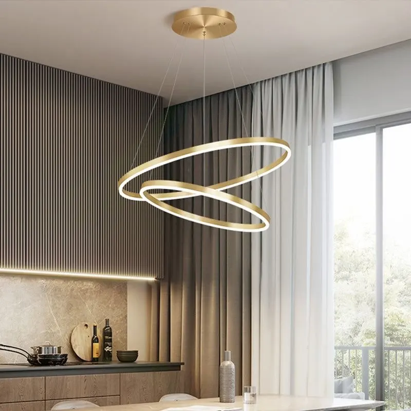 Suspension Anneaux LED Dorés - Mouvement Élégant